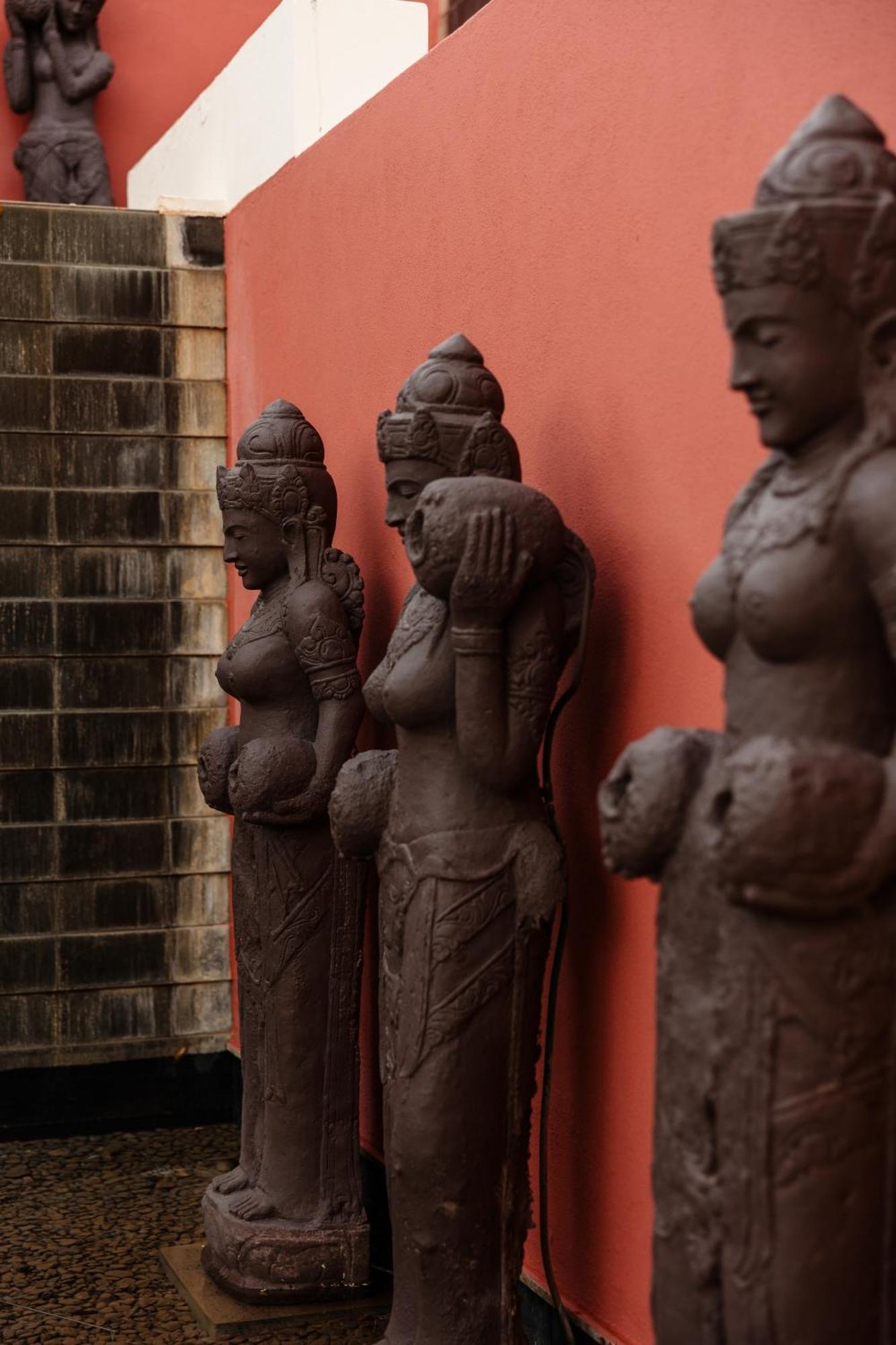 Shanti Som 몬다 외부 사진